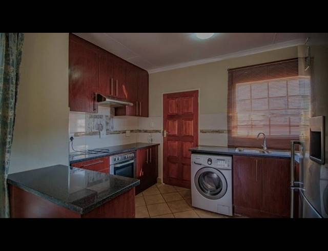 2 BEDROOM HOUSE FOR SALE IN THE ORCHARDS